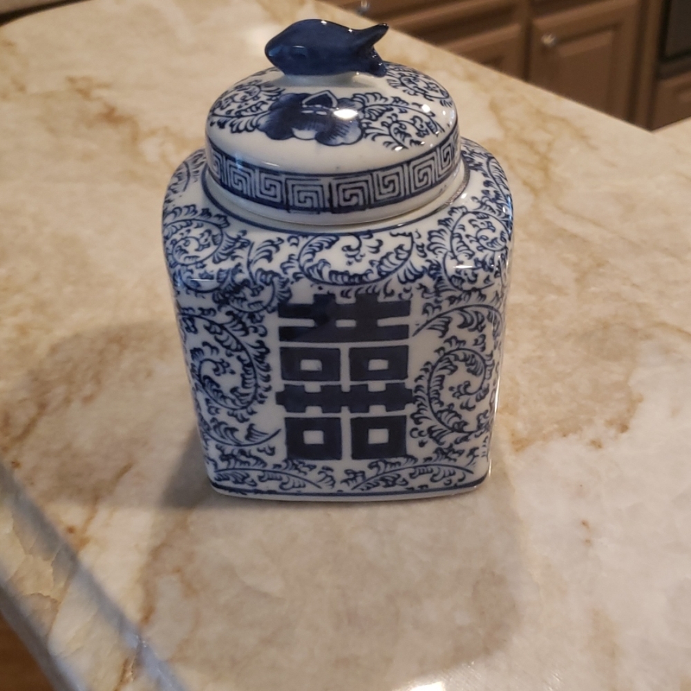 Cache pot